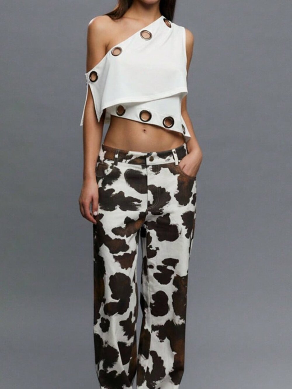 White Casual Women's One-Shoulder Asymmetrical Metal Eyelet Top - Picture 2 of 11